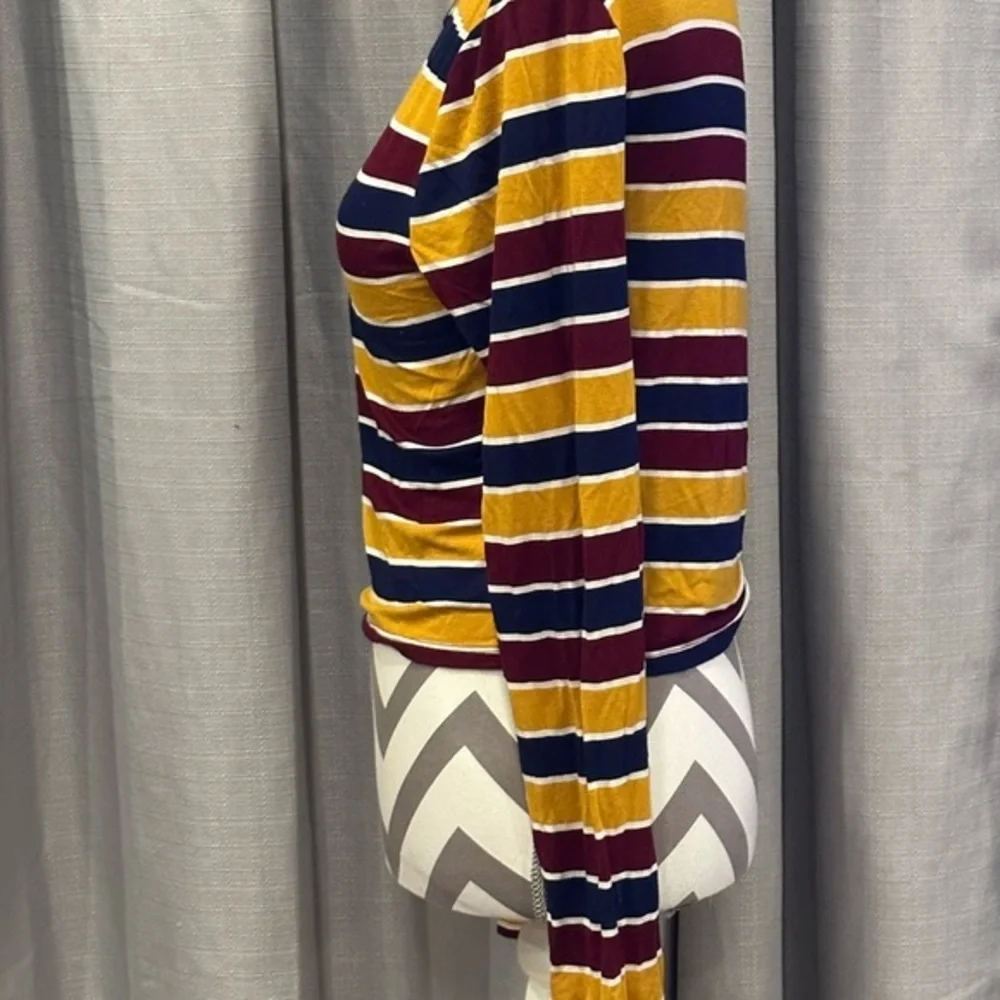 Forever 21 long sleeve crop‎ top - Picture 2 of 4